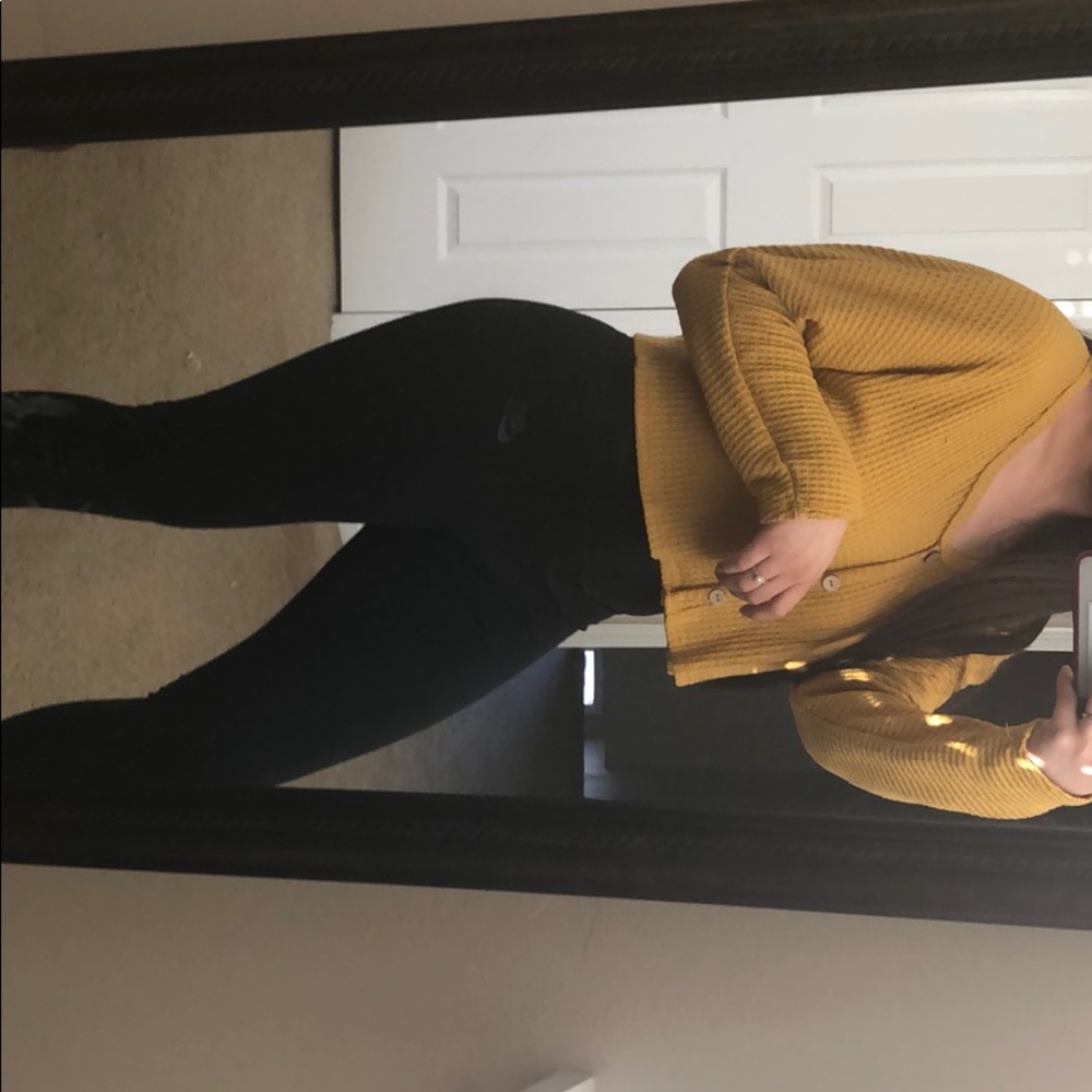 MUSTARD LONG SLEEVE